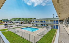 Motel 6 Kansas City, Mo - Airport